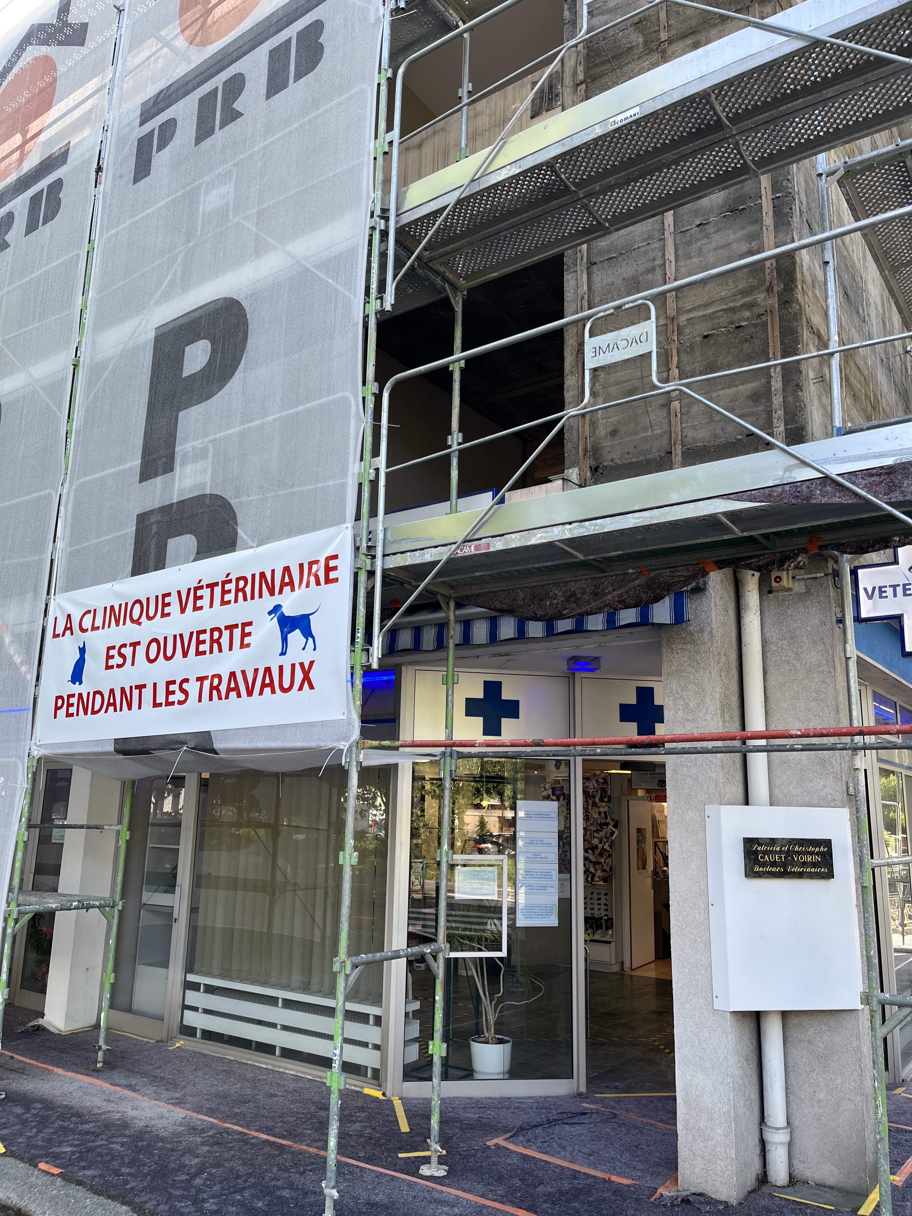 clinique ouverte pendant les travaux